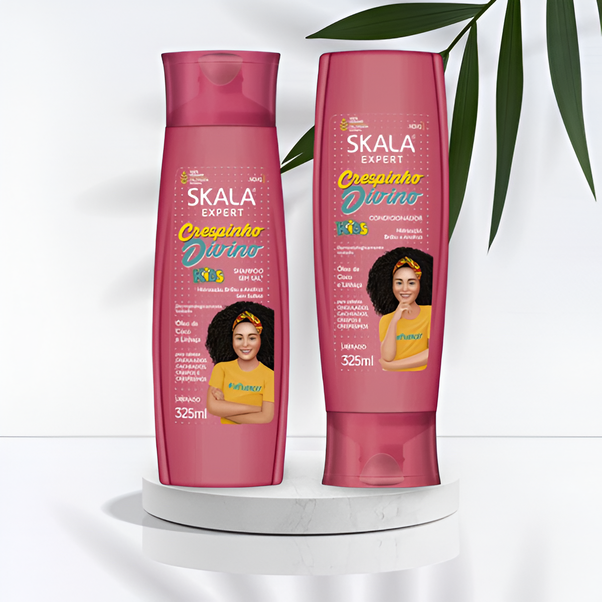 Skala Kit Shampoo + Acondicionador Crespinho Divino – Gentle hydration and curl definition for kids. Sulfate-free and vegan formula.
