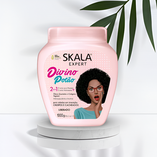 Skala Divino Potinho Kids 1000g – Hydrating and defining hair treatment for kids' curls. Gentle, vegan, and sulfate-free formula for soft and manageable hair.